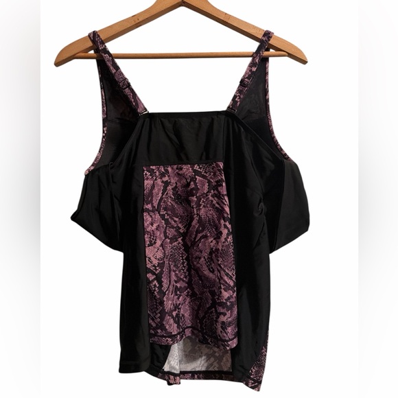 LIVI Active 38DDD Tankini Top Purple Snakeskin EUC - Picture 2 of 3